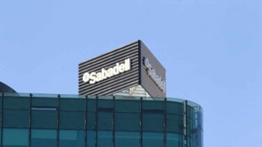 Banco Sabadell 'da pistas' y ofrece un puesto de abogado experto en fusiones