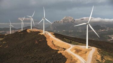 Sánchez pone en marcha antes del 28-A el plan para llegar a 2050 sólo con renovables
