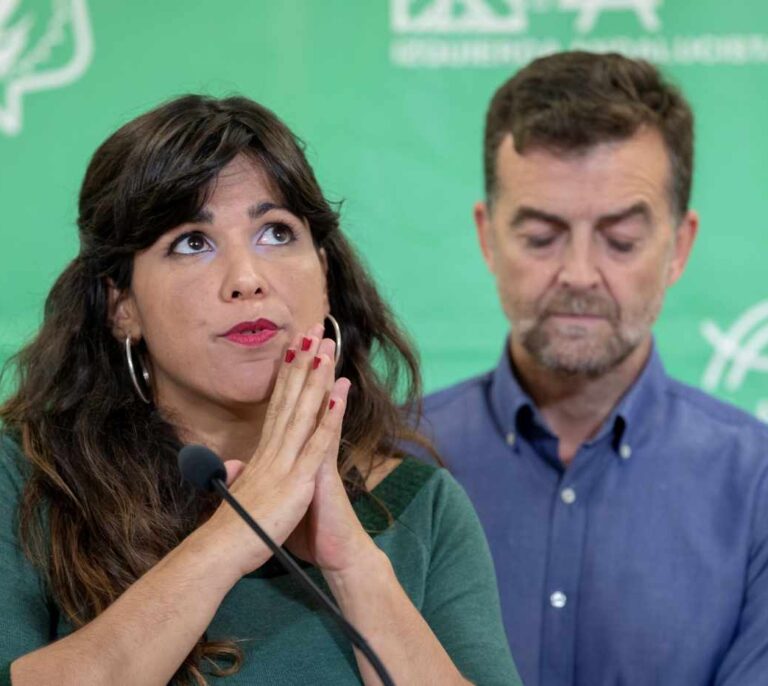 Teresa Rodríguez se deja querer por Díaz: que negocie con Cs y luego "hablaremos"