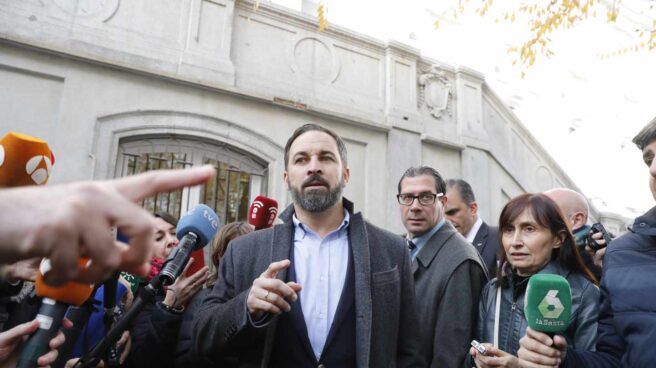 Abascal frena la euforia de PP y Ciudadanos tras su acuerdo en Andalucía