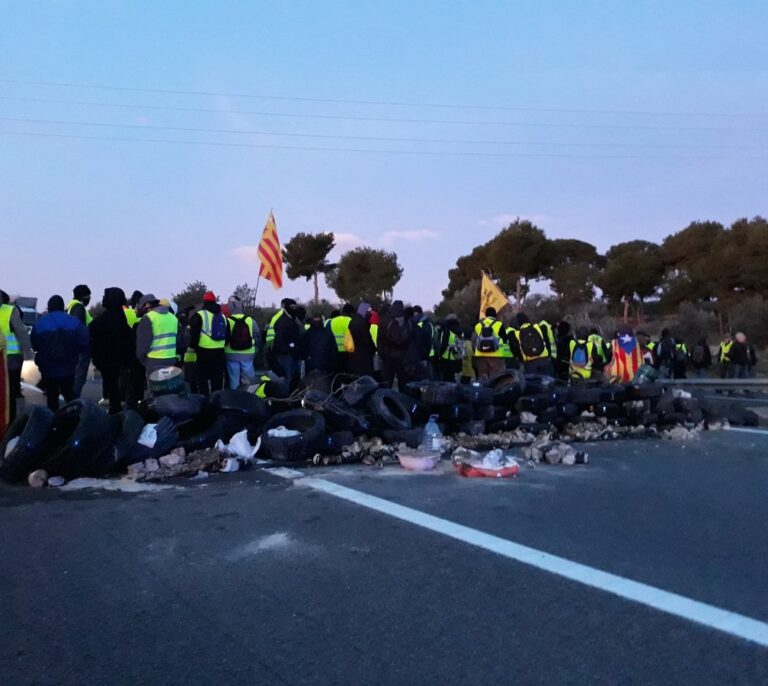 Los CDR ponen fin al corte de la autopista AP-7 tras 15 horas