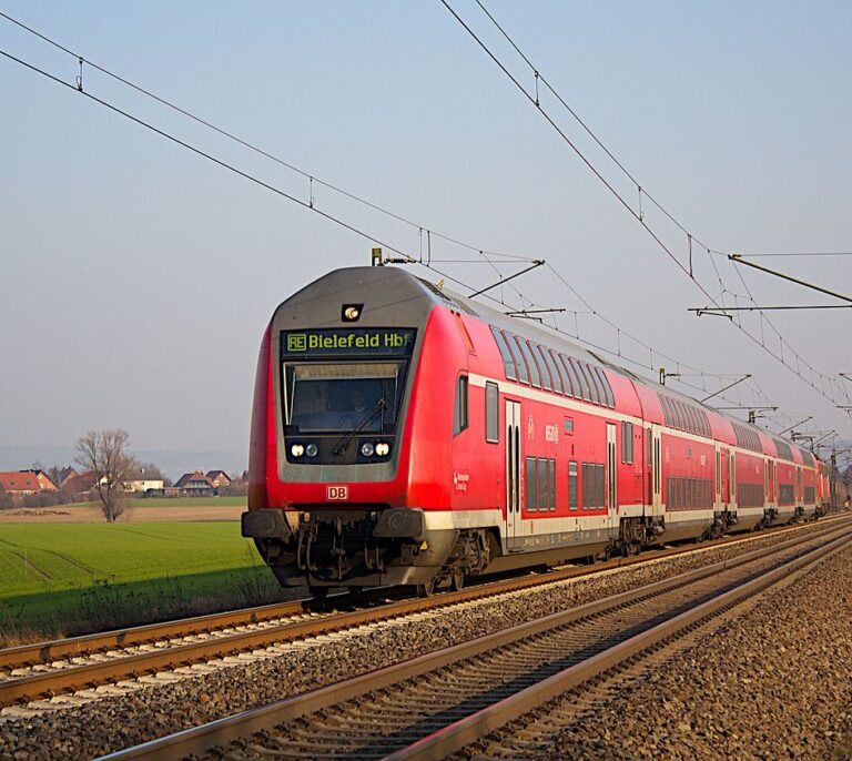 Renfe teme la entrada en España del gigante Deutsche Bahn y pide garantías a la CNMC