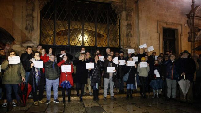 Admiten a trámite la querella contra la incautación de móviles a periodistas