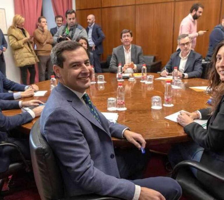 El PP ha informado puntualmente a Vox de sus conversaciones con Ciudadanos