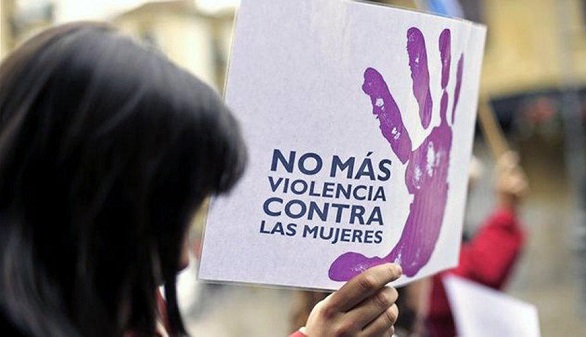 Un condenado por violación sale de prisión y abusa de una joven en Cáceres