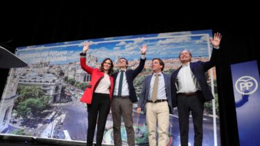 El PP perdería 17 escaños en Madrid pero gobernaría con Cs y Vox