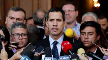 Sigue la persecución a Guaidó: Maduro le inhabilita durante 15 años