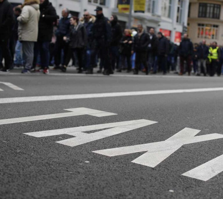 Los taxistas vuelven a las calles de Madrid contra la "uberización"