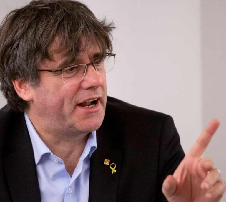 Puigdemont a Sánchez: "El Govern nunca tendrá un Señor X de una banda armada como el GAL"