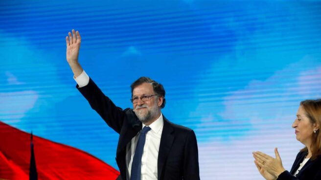 Rajoy pide el voto para el PP, "un partido de gobierno", frente a los "parlanchines"