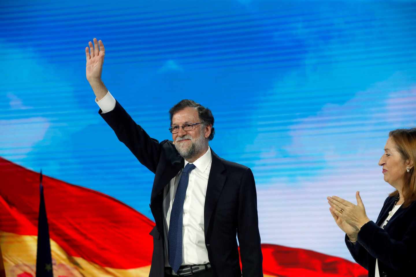 Mariano Rajoy saluda en la Convención Nacional del PP.