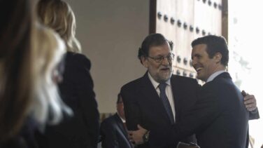 Mariano Rajoy y Pablo Casado respaldan a Juanma Moreno en su investidura