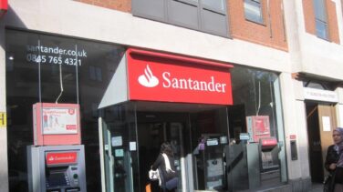 Santander cerrará 140 sucursales en Reino Unido y despedirá a 850 empleados