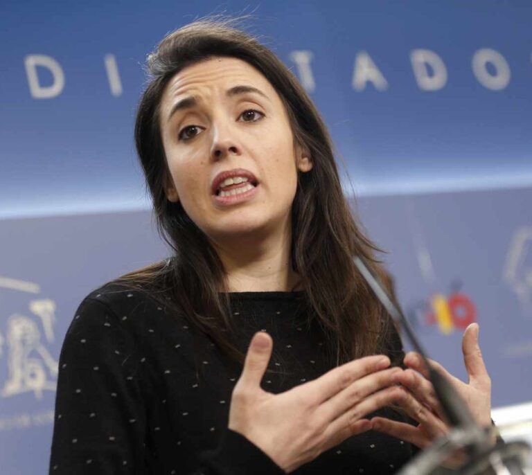 Irene Montero: "El 'no' a los PGE rompe el bloque de la moción y dificulta el diálogo en Cataluña"