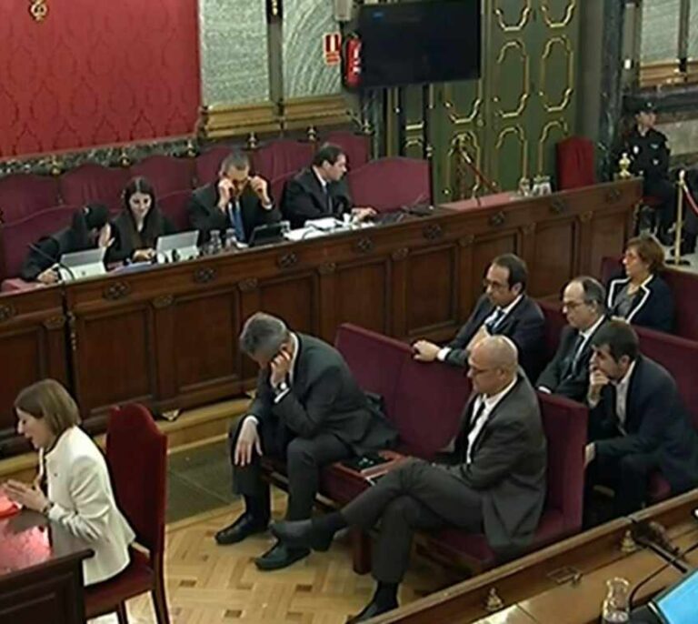 Forcadell trata de desinflar la proclamación de la república catalana: “No tuvo efectos jurídicos”