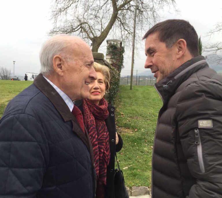 Arnaldo Otegi: "Arzalluz fue uno de los nuestros"