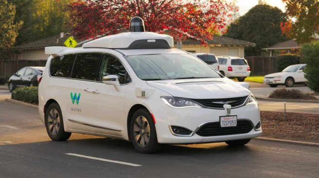 Renault, Nissan y Mitsubishi estudian aliarse con Google para desarrollar taxis autónomos
