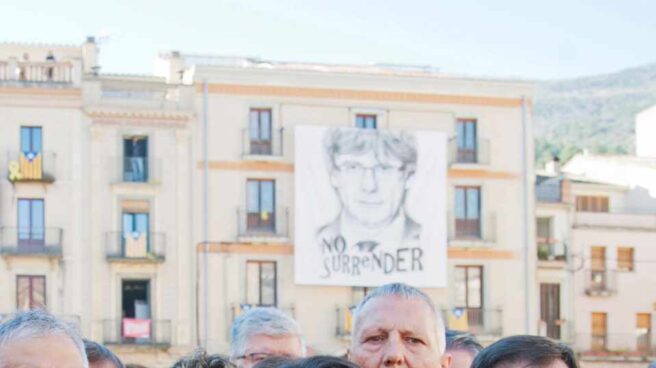 Los vecinos boicotean la visita de Arrimadas al pueblo de Puigdemont