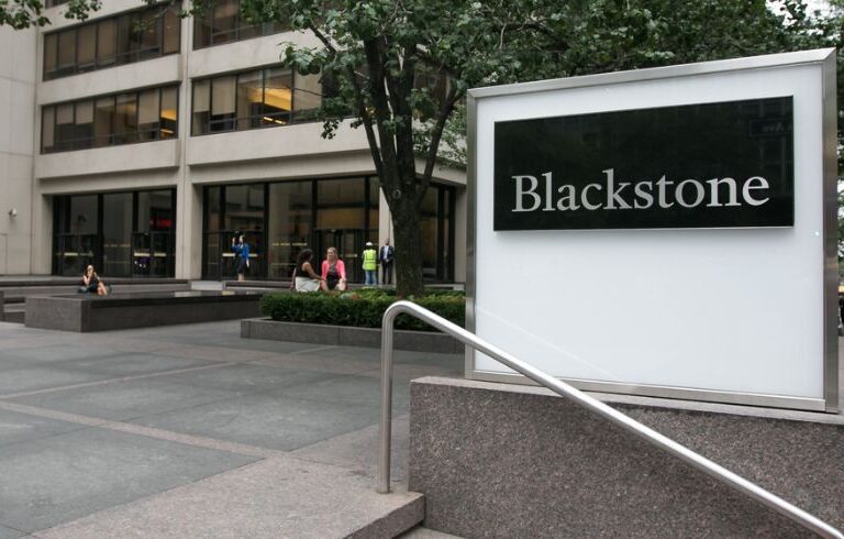 Blackstone paga un récord mundial de 16.725 millones por los almacenes de GLP