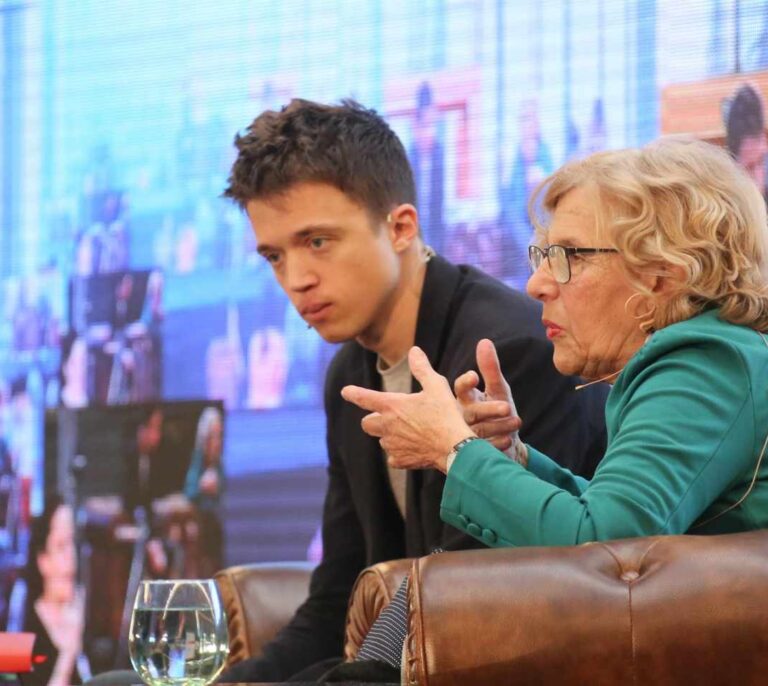 Carmena llama a "llenar Madrid de magdalenas" en su presentación con Errejón