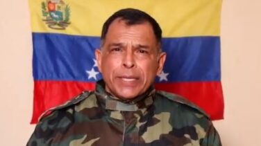 Continúa la división en el Ejército: coroneles y capitanes abandonan a Maduro