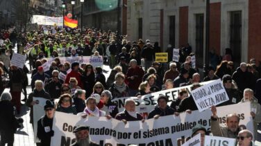 Los taxistas se unen a la manifestación de los jubilados