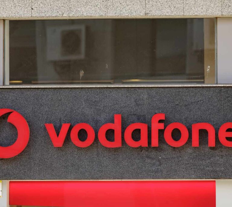 Vodafone deja en el aire el futuro de su filial española y contempla "todas las opciones potenciales"