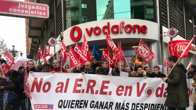 Se disparan los ERE con los despidos en Santander, Caixabank, Vodafone y Ford