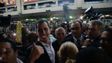 Guaidó reaparece en Venezuela pese a las amenazas de arresto de Maduro