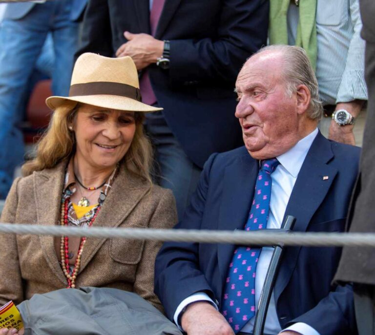 El Rey Juan Carlos anuncia que se retira de la vida pública a partir del 2 de junio