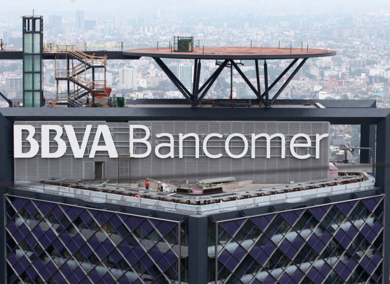 BBVA respira en México: la ley bancaria no se comerá sus 1.200 millones en comisiones