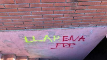 Los radicales vuelven a hacer pintadas con insultos frente a la casa del juez Llarena