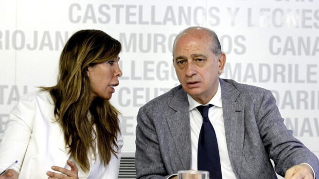 Casado hace limpia en Barcelona: ni Dolors Montserrat, ni Fernández Díaz, ni Sánchez-Camacho