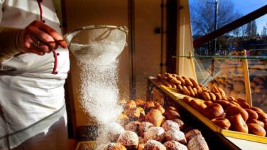 Así son los buñuelos de calabaza, el dulce que triunfa en las Fallas de Valencia