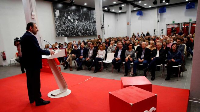 Ábalos llama "impostor" a Valls y se lanza contra Ciudadanos: "Son unos inútiles"
