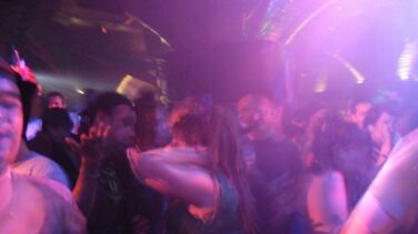 Las agresiones sexuales en el exterior de las discotecas crecen un 40% en 2018