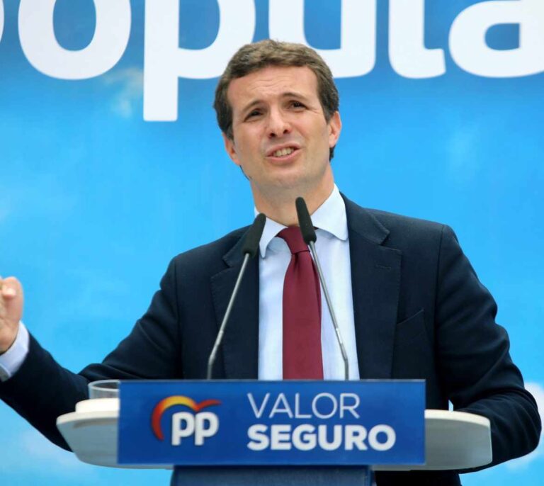 Casado exige la rectificación inmediata de Sánchez sobre el documento falso que presentó en el debate