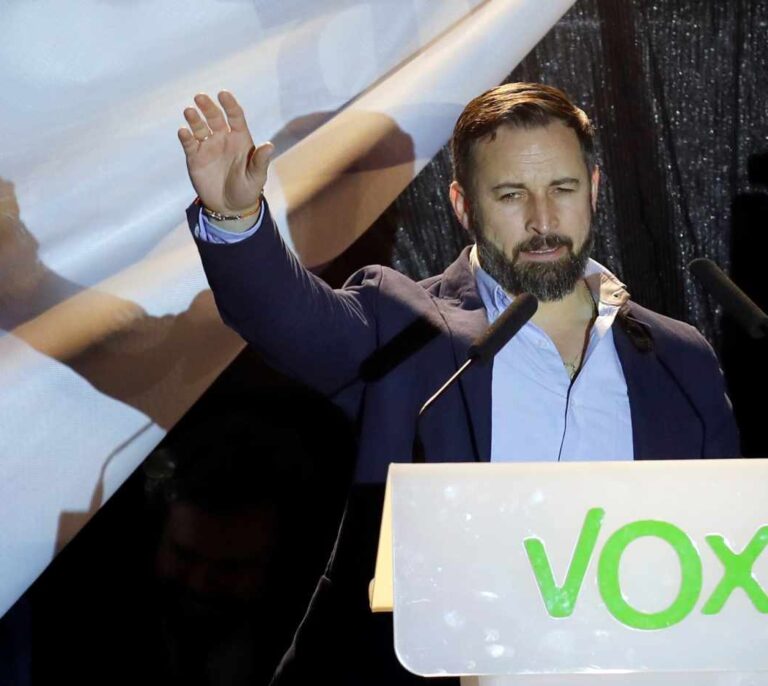 Vox no cancela la campaña ni irá a la capilla ardiente por 'falta de contacto' con Rubalcaba