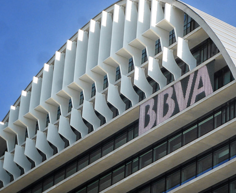 BBVA concluye su informe 'forensic' sobre el espionaje de Villarejo y lo remite al juez