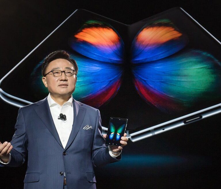 Samsung retrasa el lanzamiento de su móvil plegable por fallos importantes en el sistema