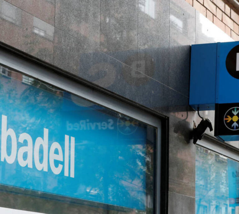 Sabadell gana 145 millones, el 72,7% menos, tras las provisiones por el Covid-19