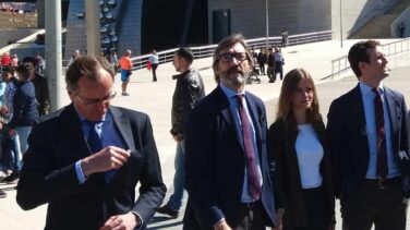 Casado y Alonso, los dos caminos del PP en Euskadi