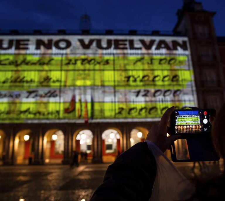 La Comunidad Madrid investigará la proyección de 'los papeles de Bárcenas' en Plaza Mayor