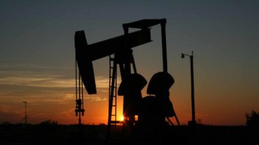 Petróleo a 100 dólares: la pesadilla de una economía en dificultades