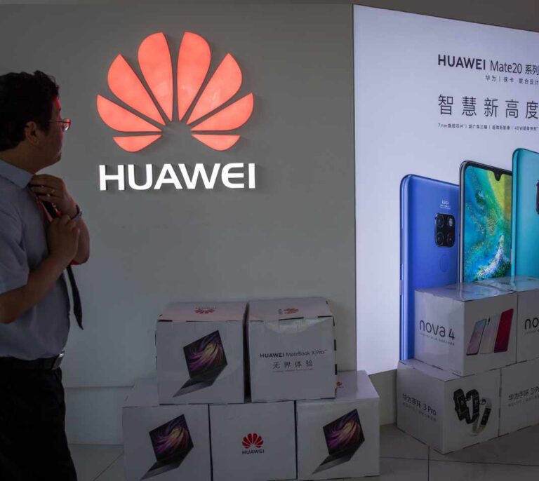 El fundador de Huawei responde: "EEUU subestima nuestra fuerza"