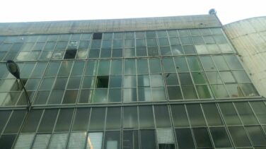 Atacan a pedradas la sede de Vox en Bilbao