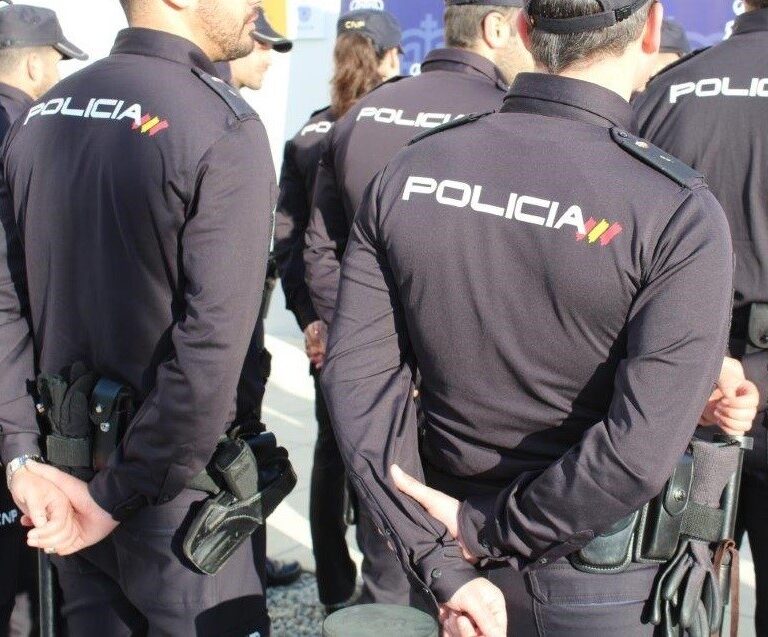 'Megacontrato' de la Policía Nacional: destina 17,5 millones para renovar el vestuario