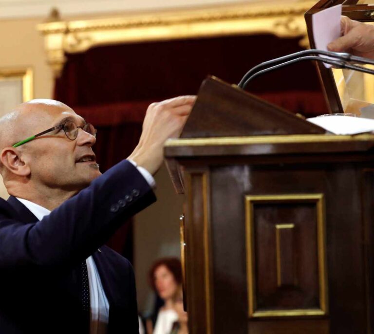 La Mesa del Senado suspende a Raül Romeva