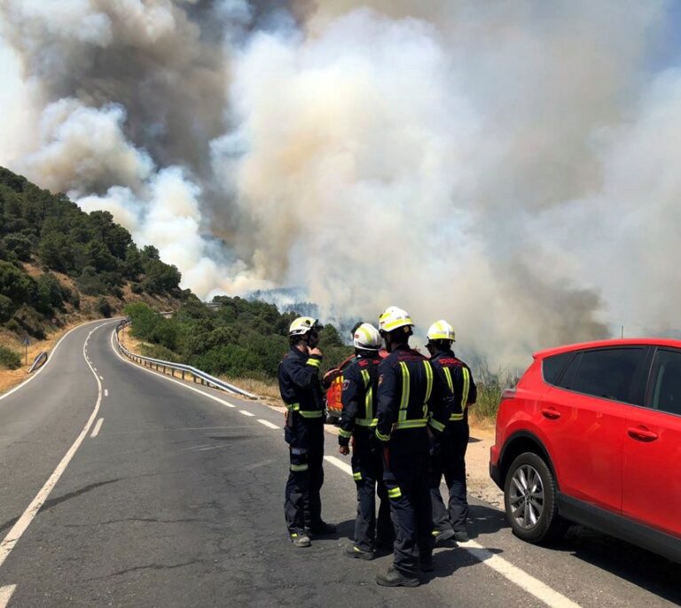 Madrid activa el nivel 2 de alerta por el avance del fuego en Cadalso y Cenicientos