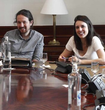 Podemos: Iglesias y Montero, divergencias de calado en la estrategia con IU: [...]